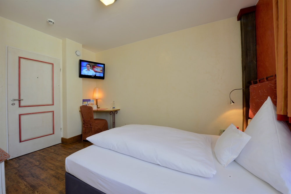 Standard Single Room photo 2