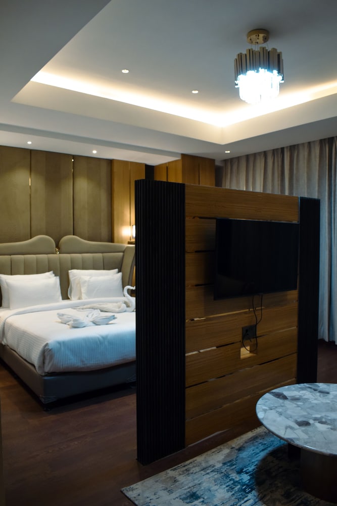 Luxury Suite photo 1