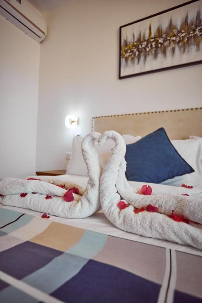 Deluxe Double Room, 1 King Bed, Sea View - Photo 2