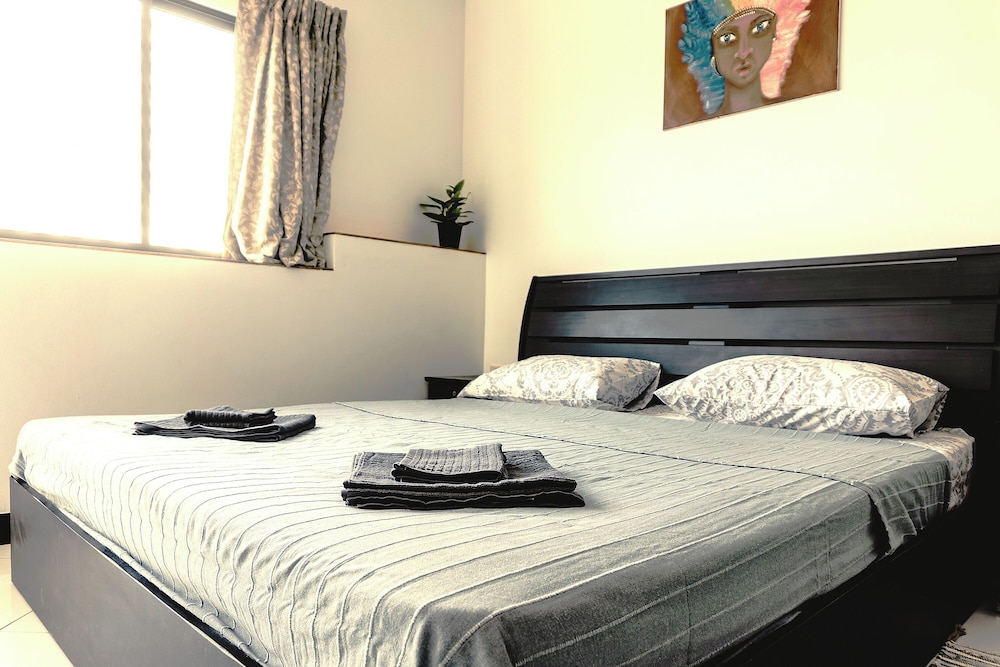 Deluxe Room, Kitchen, Partial Sea View