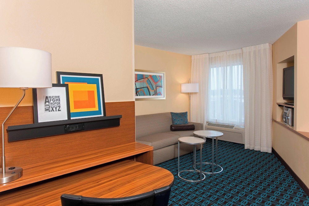 Suite, 1 Bedroom, Corner photo 3
