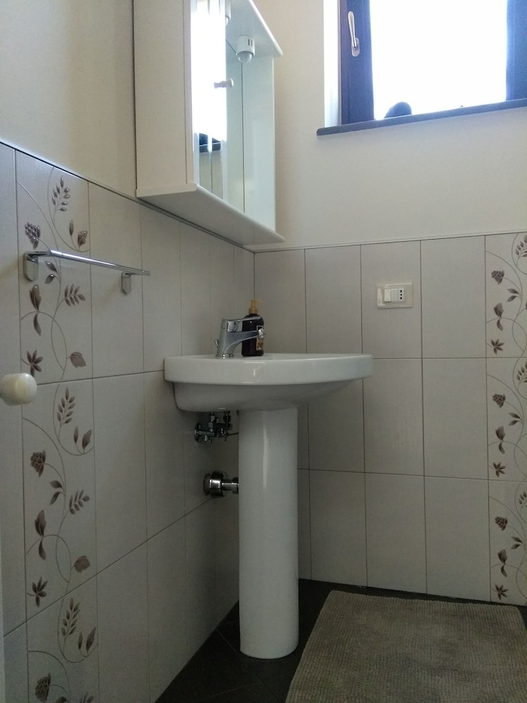 Deluxe Double or Twin Room, 1 Bedroom, Private Bathroom, Ocean View photo 3