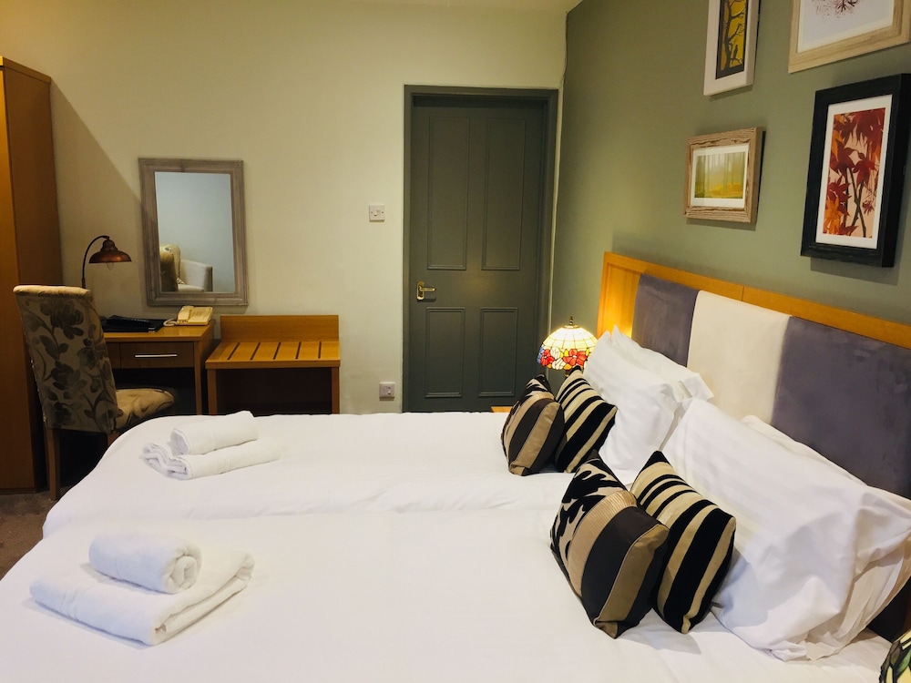 Twin Room - Photo 3