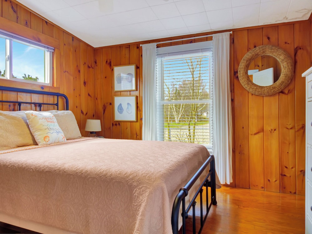 Comfort Cottage, 2 Bedrooms, Kitchen, Partial Sea View photo 2
