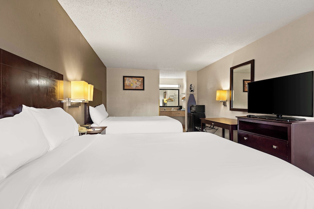 Room, 2 Double Beds, Smoking photo 1