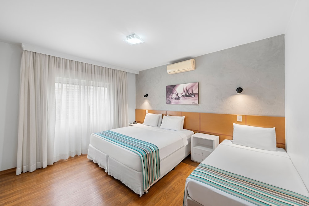 Room - Photo 1