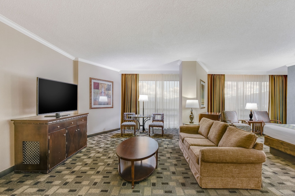 Remus Junior Suite 1 King - Photo 4