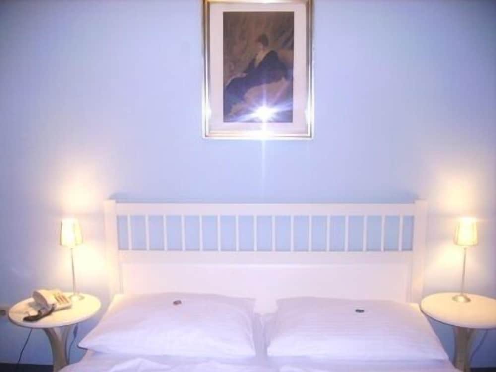 Economy Double Room, Shared Bathroom