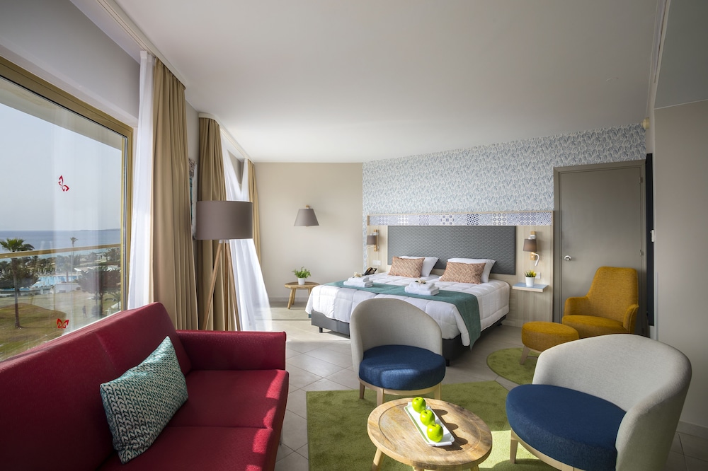 Suite, Sea View - Photo 2