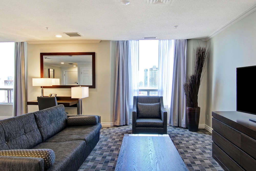 Suite, 1 King Bed with Sofa bed, Kitchen - Photo 5