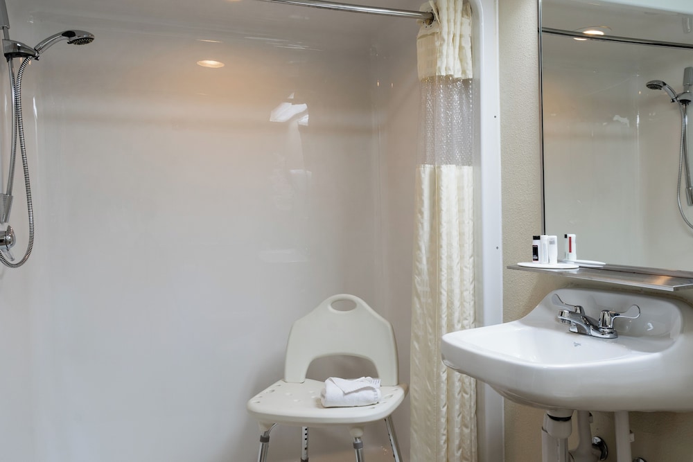 Suite, 1 King Bed, Non Smoking, Pets Not Allowed (1 Room) photo 3