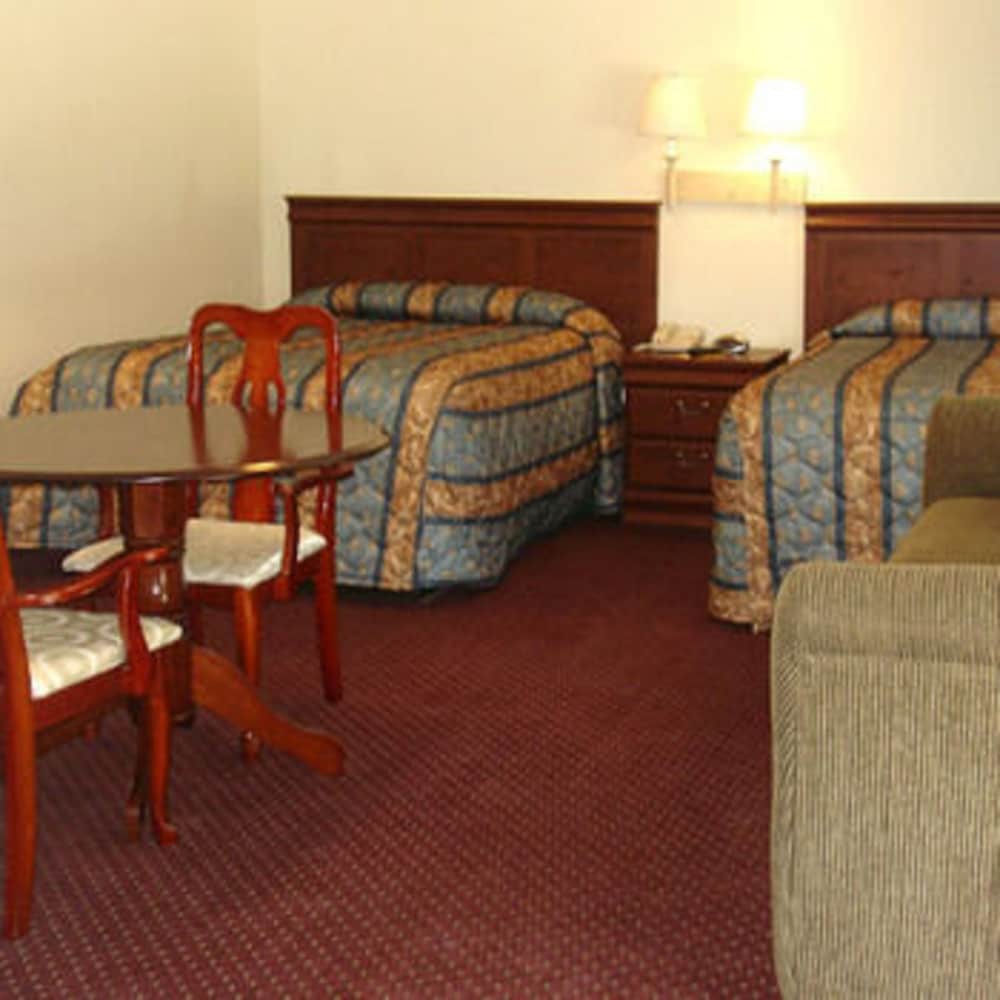 Suite, 2 Double Beds, Non Smoking photo 1