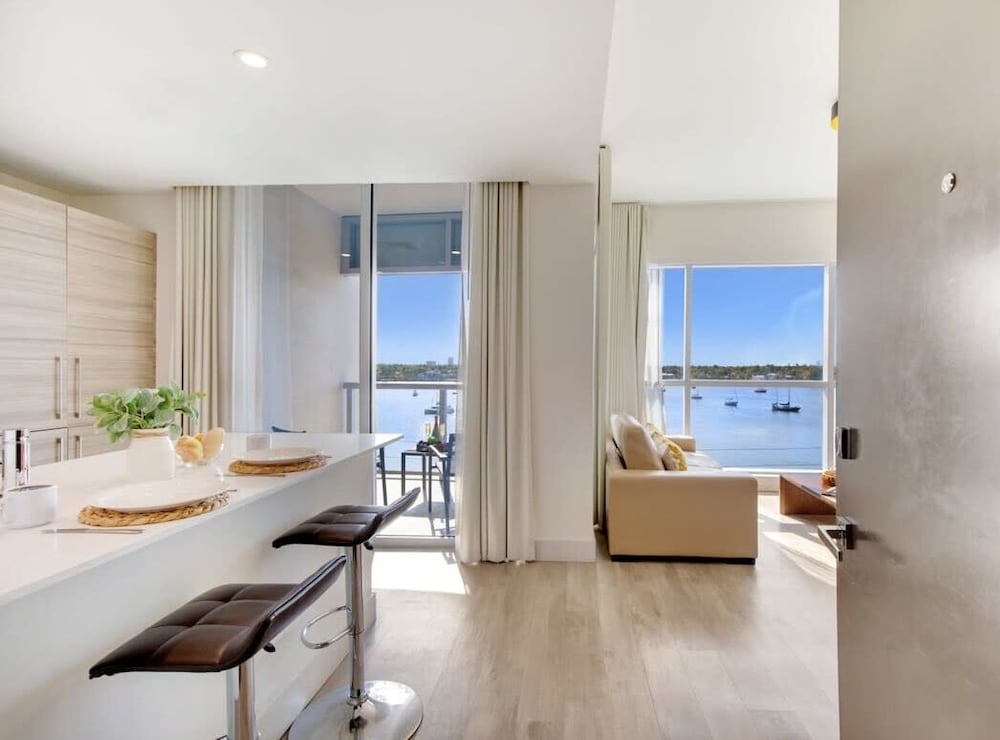 Condo, 1 Bedroom, Balcony, Bay View