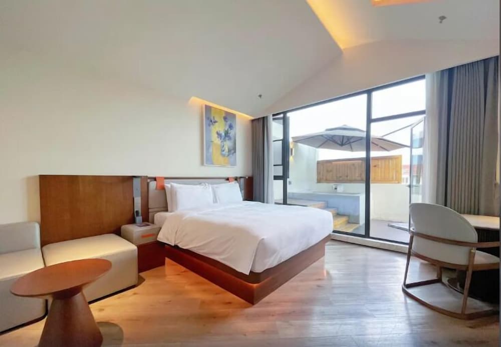 King Size Room with Balcony Hot Spring
