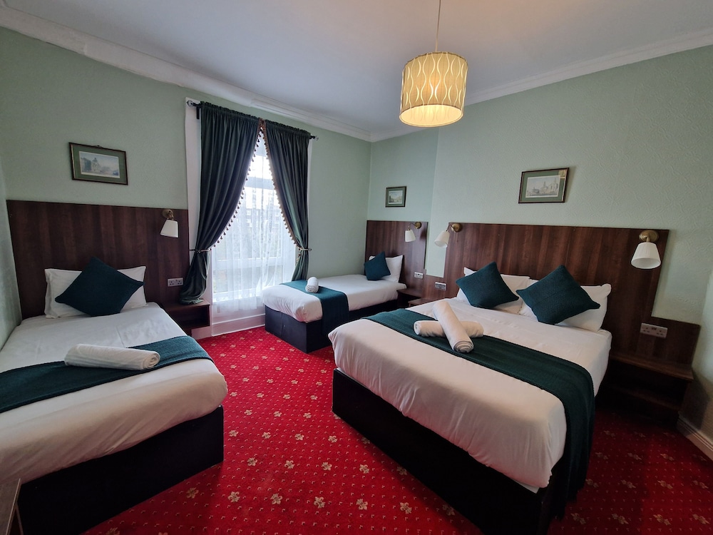 Classic Quadruple Room photo 2