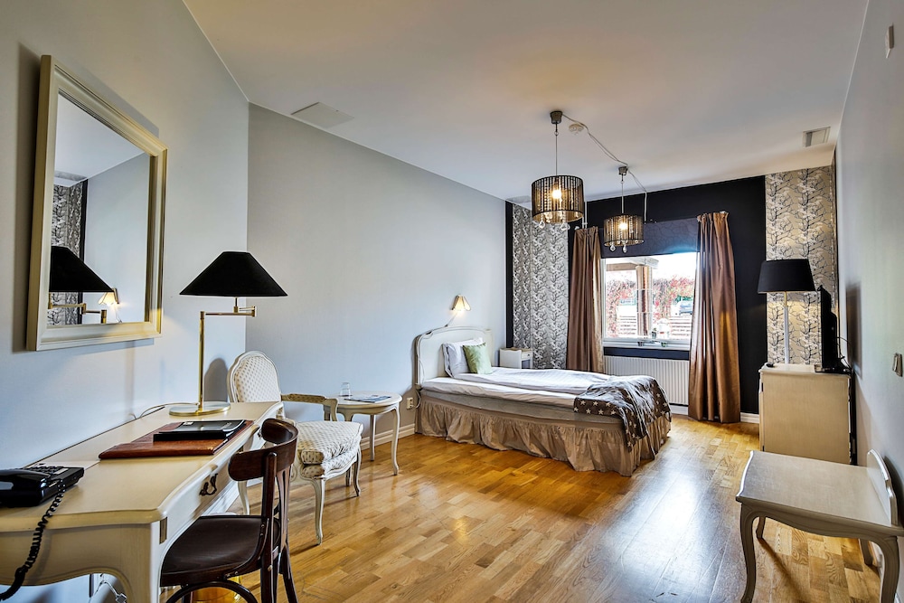 Superior Single Room, 1 Queen Bed, Garden View photo 1