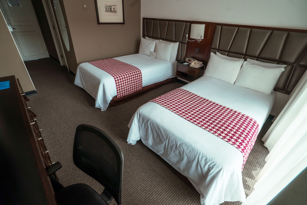 Superior Room, 2 Twin Beds, Non Smoking, Pool View - Photo 3