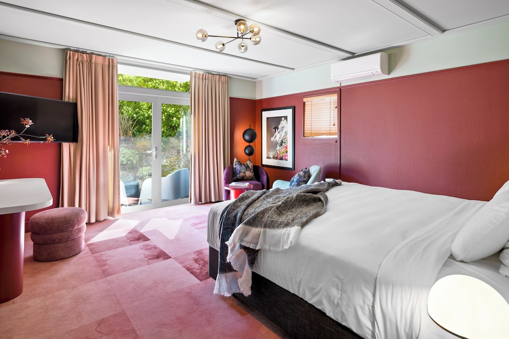 The Canopy Retreat Suite