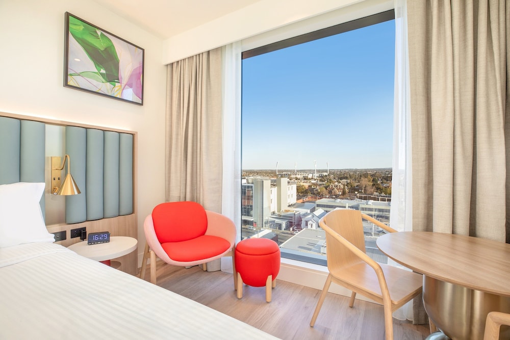 Standard Room, 1 King Bed, Bay View photo 3