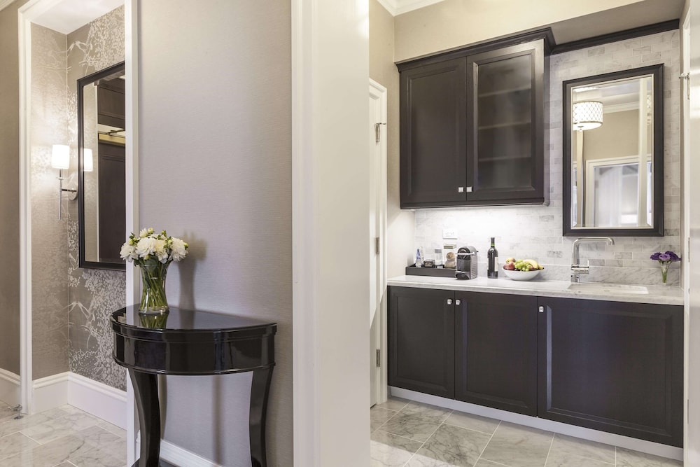 Napoleon Suite, 2 Bedrooms, City View