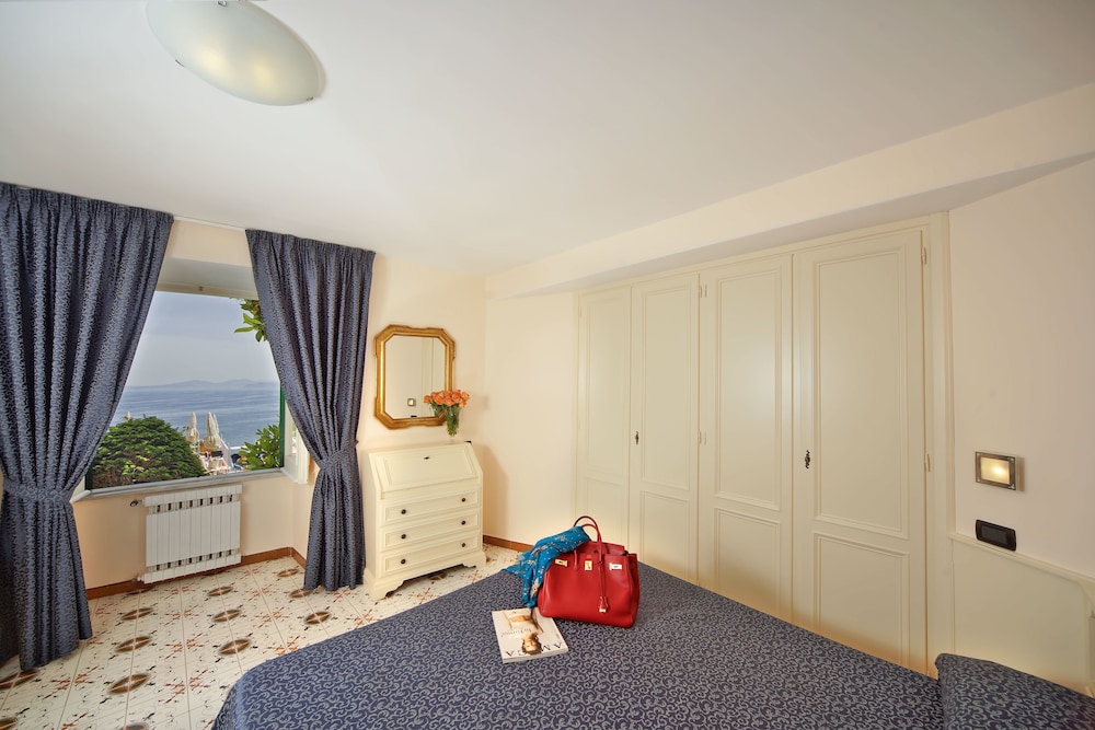 Superior Triple Room - Photo 2