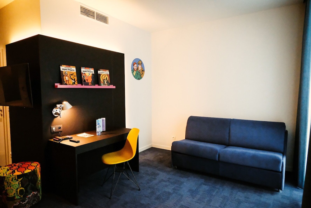 Family Room, 1 Queen Bed with Sofa bed
