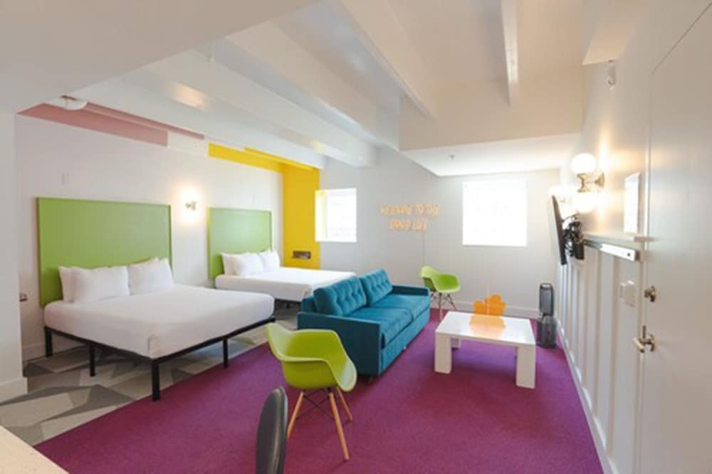 Room 111: Double Queen Suite