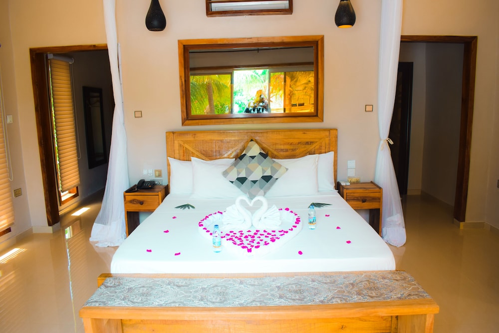 Luxury Double Room, 1 King Bed, Private Pool, Sea View photo 2