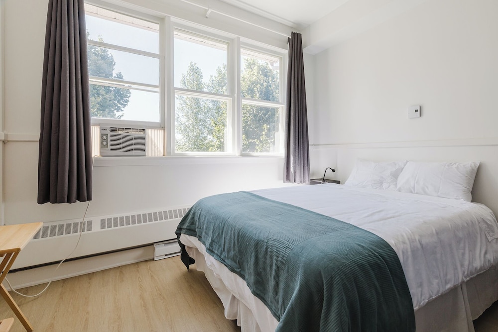Room, Multiple Beds (#26)