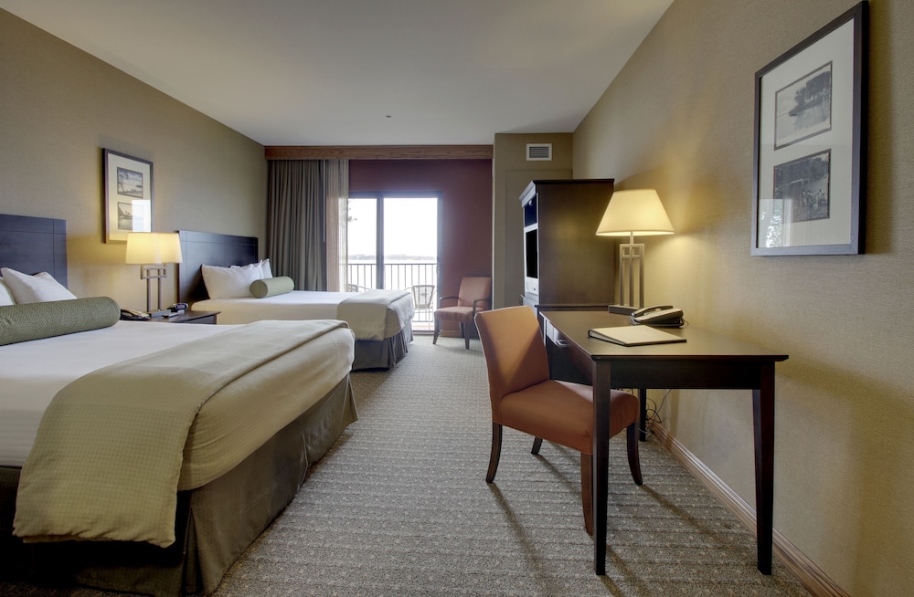 Standard Room, 2 Queen Beds, City View photo 2