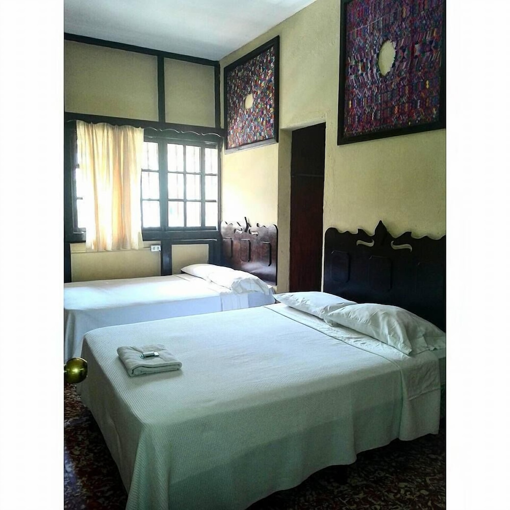 Standard Room, 2 Double Beds, Private Bathroom photo 3