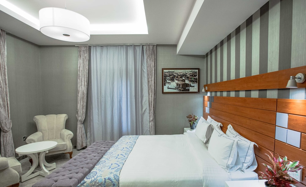 Luxury Suite photo 1