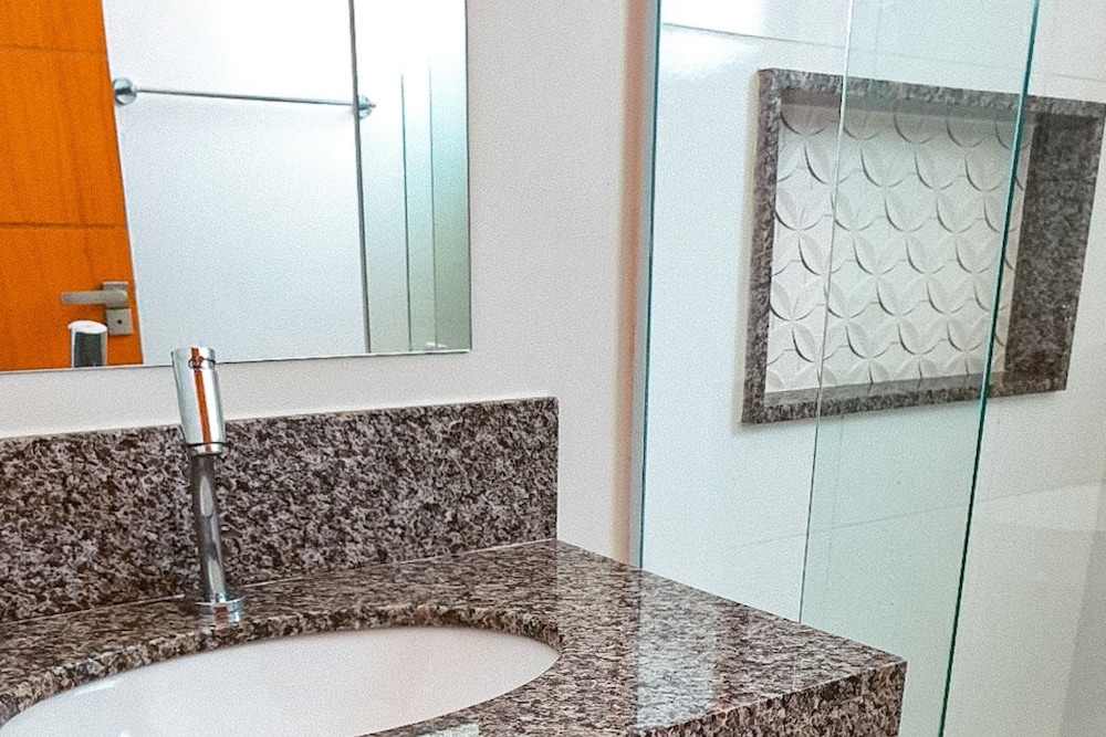 Studio Suite - Photo 10