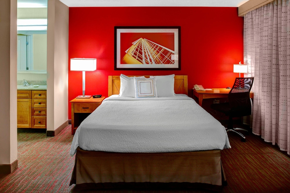 Suite, 1 Bedroom - Photo 6