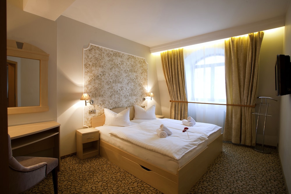 Standard Twin Room, City View photo 1