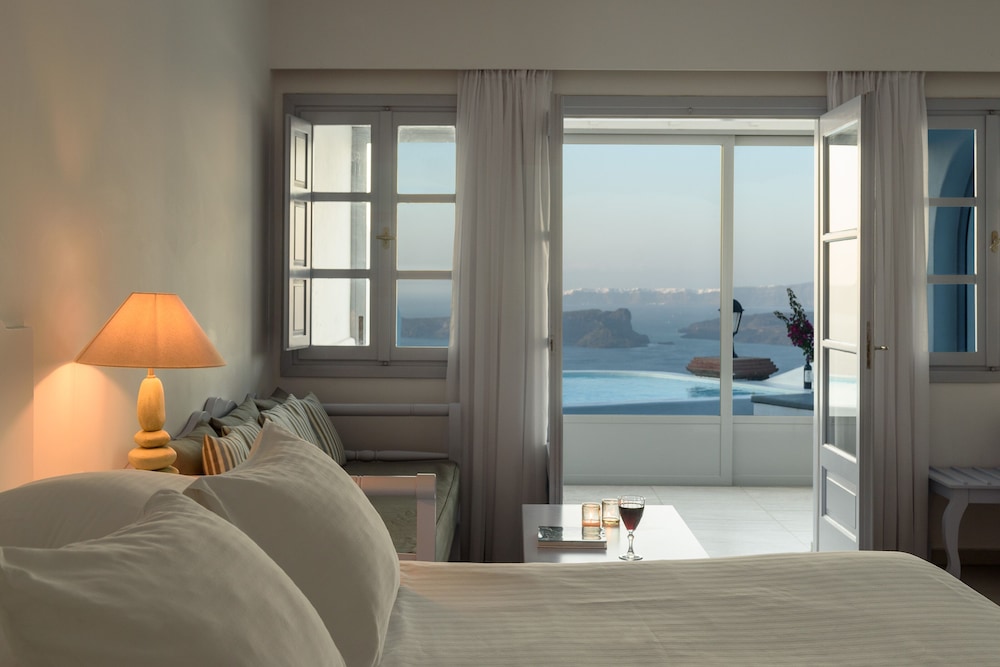 Senior Suite, Private Pool (Volcano & Sunset View) - Photo 15