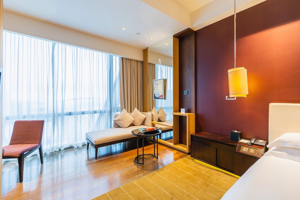 Executive City View King Bed Room photo 3