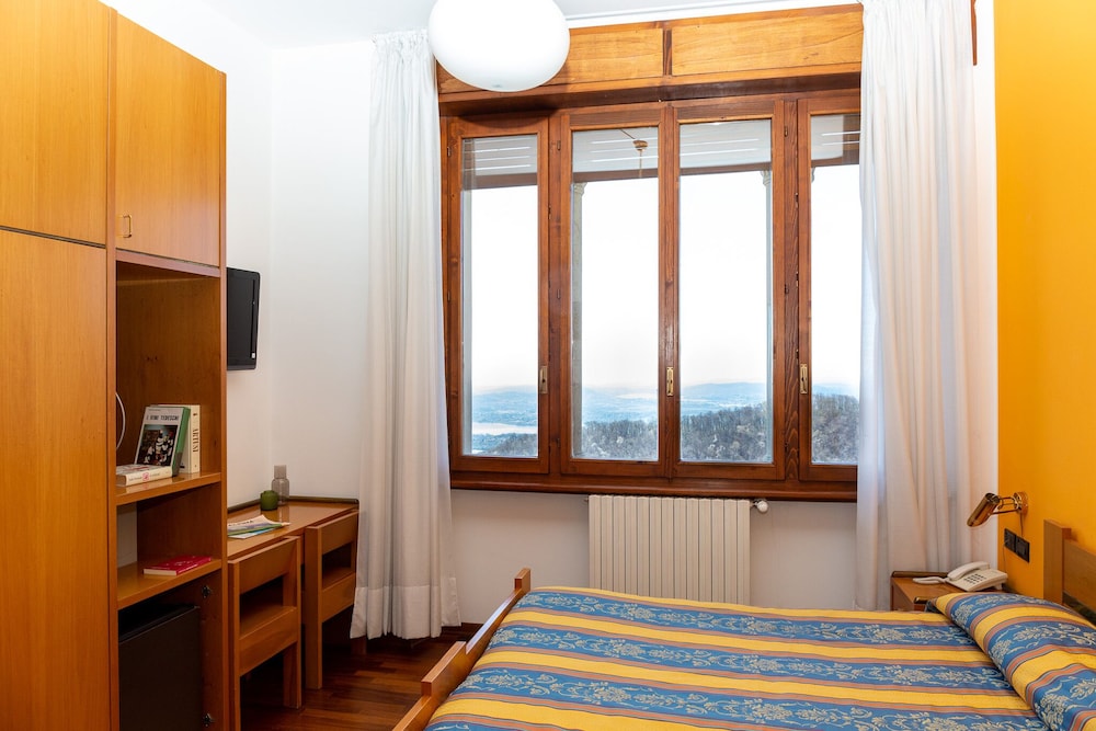 Deluxe Twin Room, Lake View photo 2