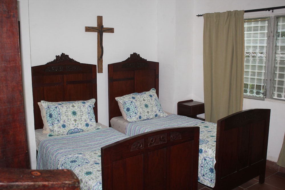 Basic Room, Multiple Beds (Room 2/3) photo 1