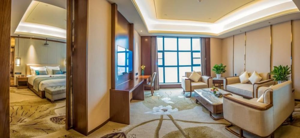 Deluxe Suite photo 1