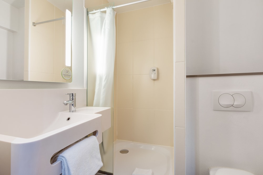Quadruple Room, Non Smoking - Photo 5