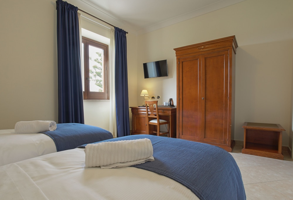 Classic Double Room - Photo 3