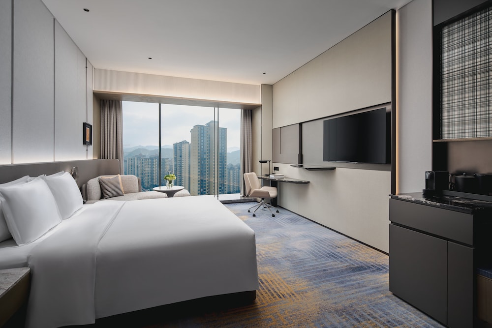Standard Room, 1 King Bed, Accessible photo 3
