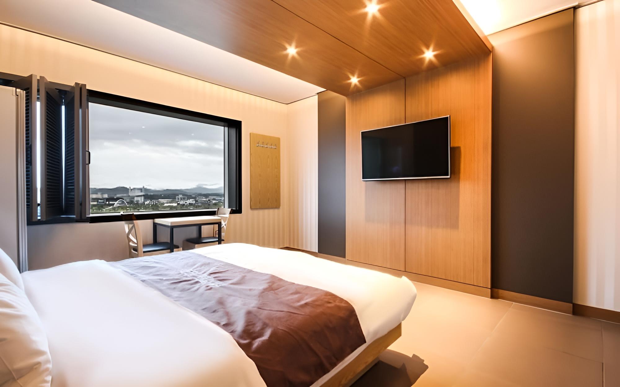 Room (Suite Room (Lake View)) photo 3