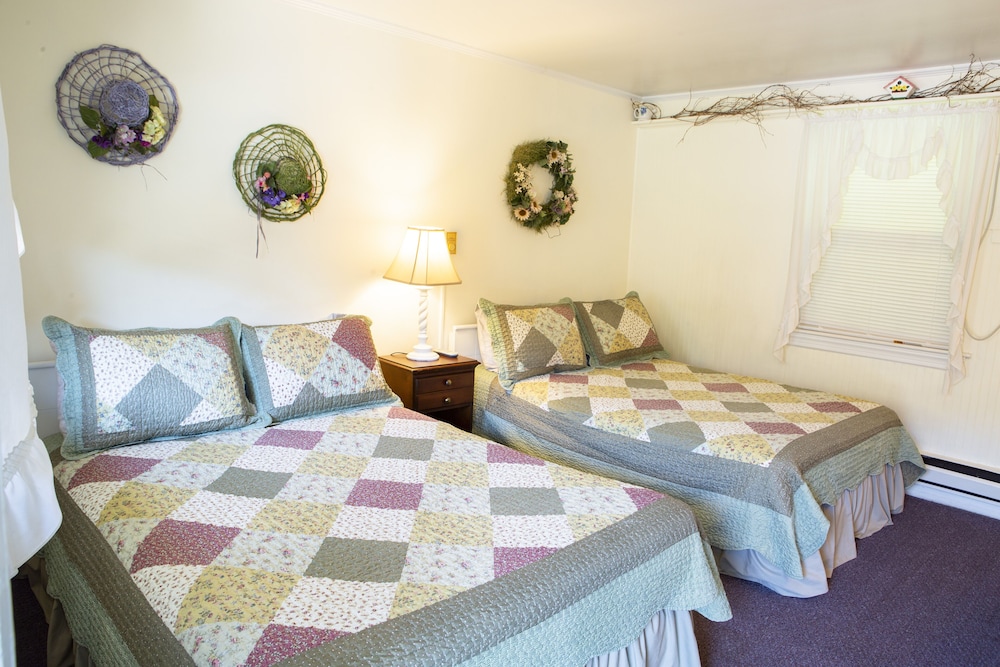 Room8 Standard Double Room, 1 Bedroom, Mountain View photo 2