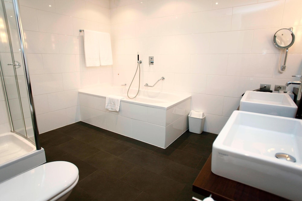 Executive Suite, 1 King Bed - Photo 5