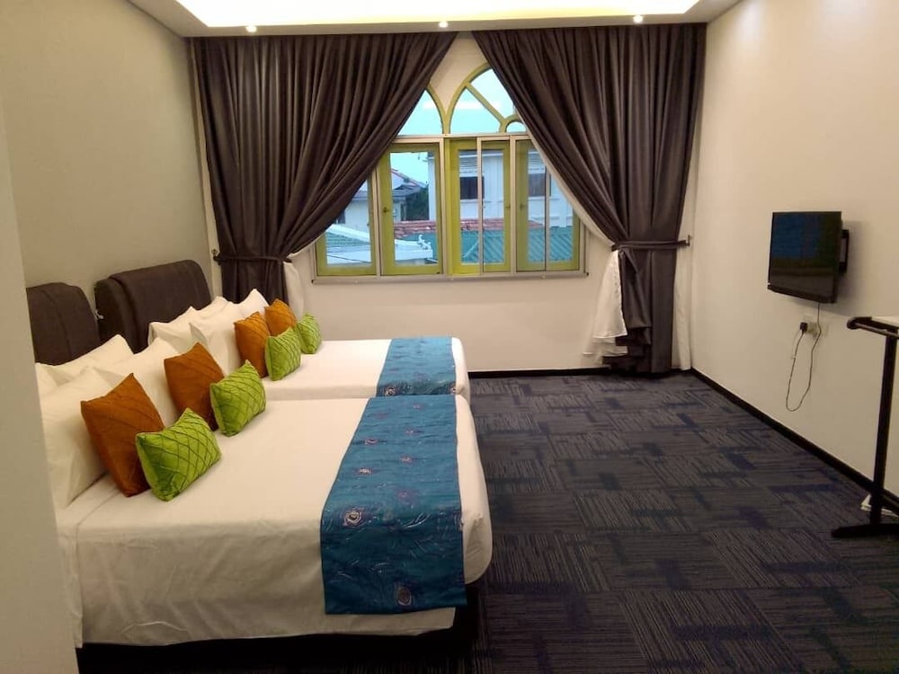 Quadruple Room, 2 Queen Beds, Non Smoking, Housekeeping photo 1