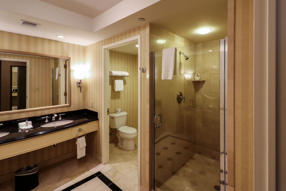 Premier Double Room, 2 Queen Beds (Rendezvous Tower) - Photo 7