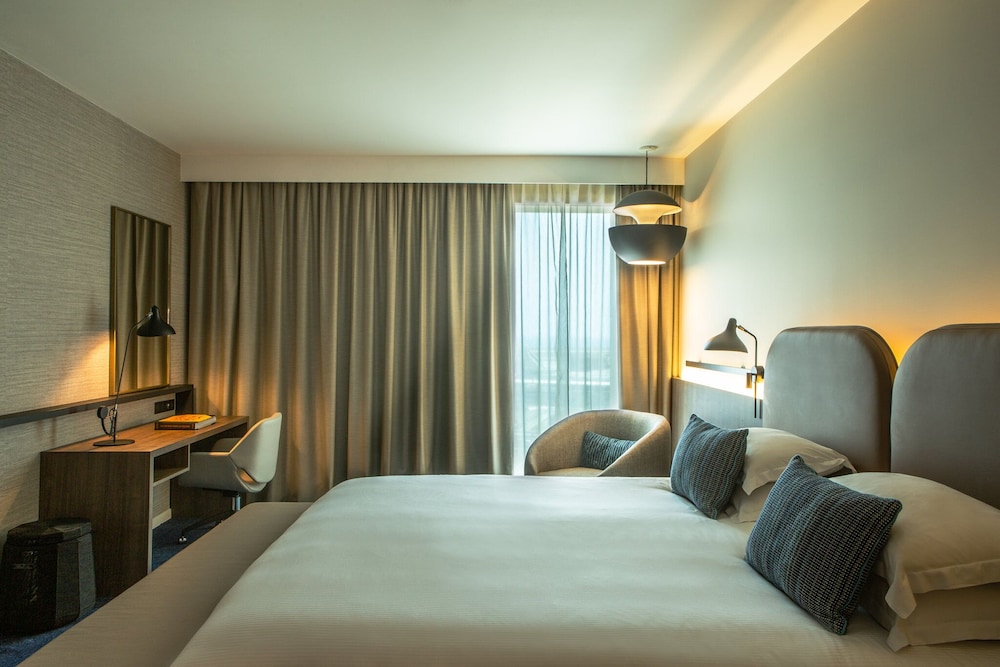 Standard Room, 1 King Bed with Sofa bed - Photo 4