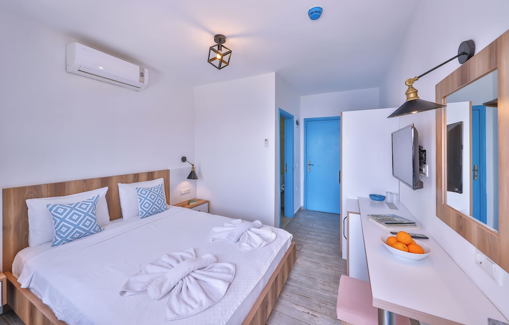 Double Room, Balcony, Sea View photo 1